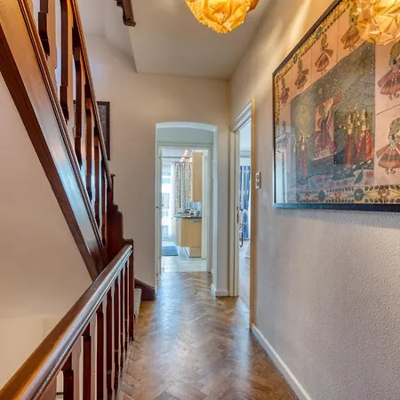 Belle Maison Bourgeoise Partagee De 4 Bed & Breakfast