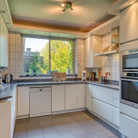 Belle Maison Bourgeoise Partagee De 4 Bed & Breakfast Liege