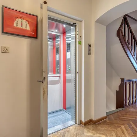 Belle Maison Bourgeoise Partagee De 4 *