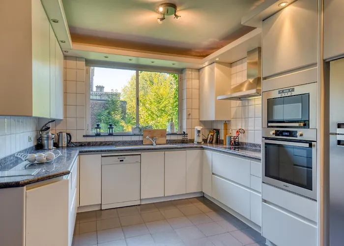 Belle Maison Bourgeoise Partagee De 4 Bed & Breakfast Liegi